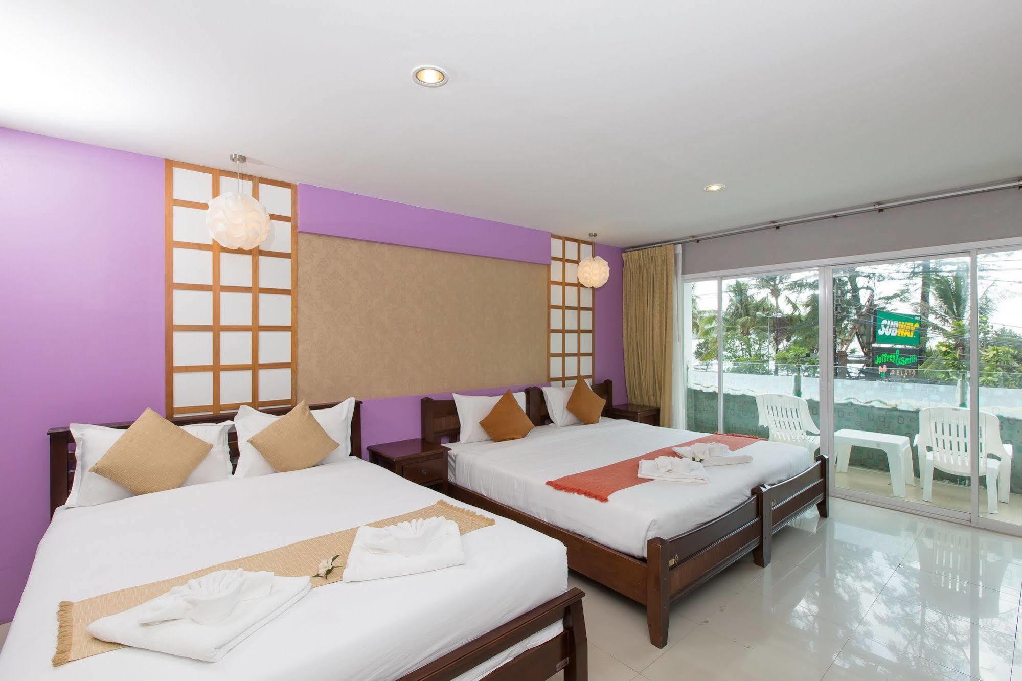 Time Out Hotel Beachfront Patong Exterior foto